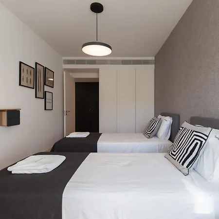 Flh Praca Comercio Stylish With Balcony *