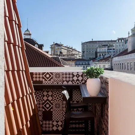 Flh Praca Comercio Stylish With Balcony