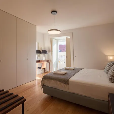 Flh Praca Comercio Stylish With Balcony דירה *