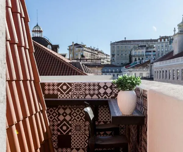 Flh Praca Comercio Stylish With Balcony